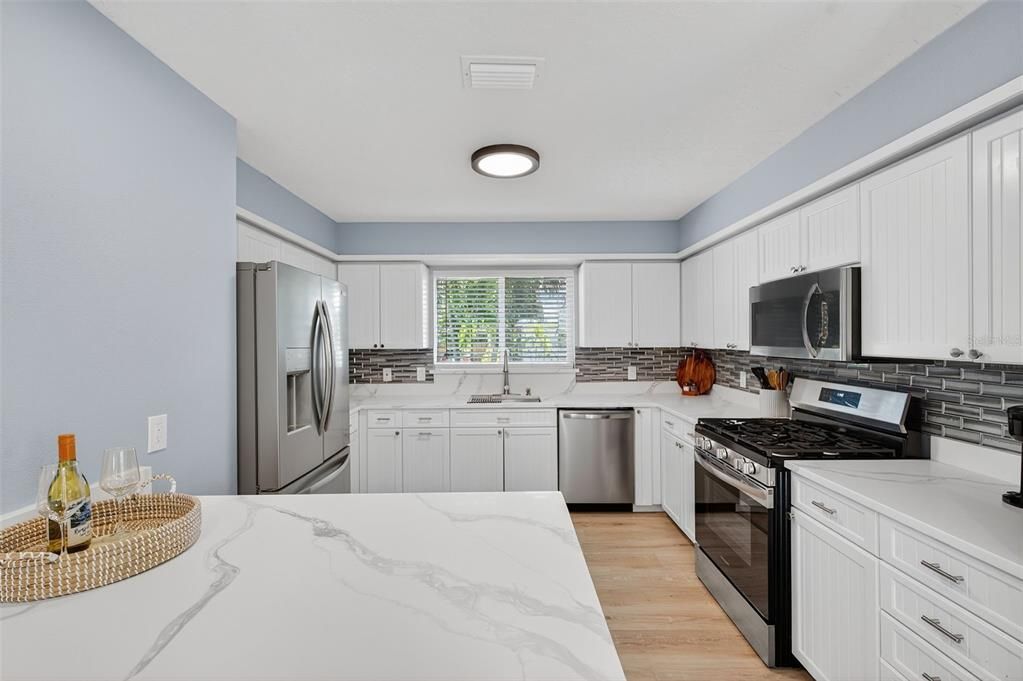 На продажу: $489,900 (3 спален, 2 ванн, 1425 Квадратных фут)