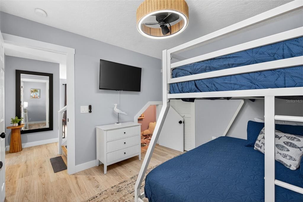 На продажу: $489,900 (3 спален, 2 ванн, 1425 Квадратных фут)