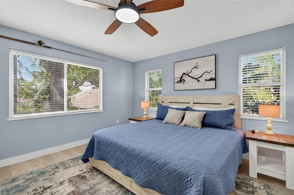 На продажу: $489,900 (3 спален, 2 ванн, 1425 Квадратных фут)