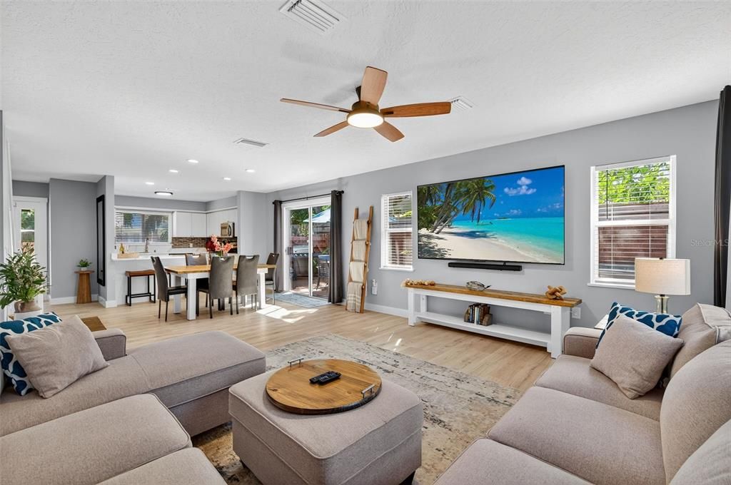 На продажу: $489,900 (3 спален, 2 ванн, 1425 Квадратных фут)