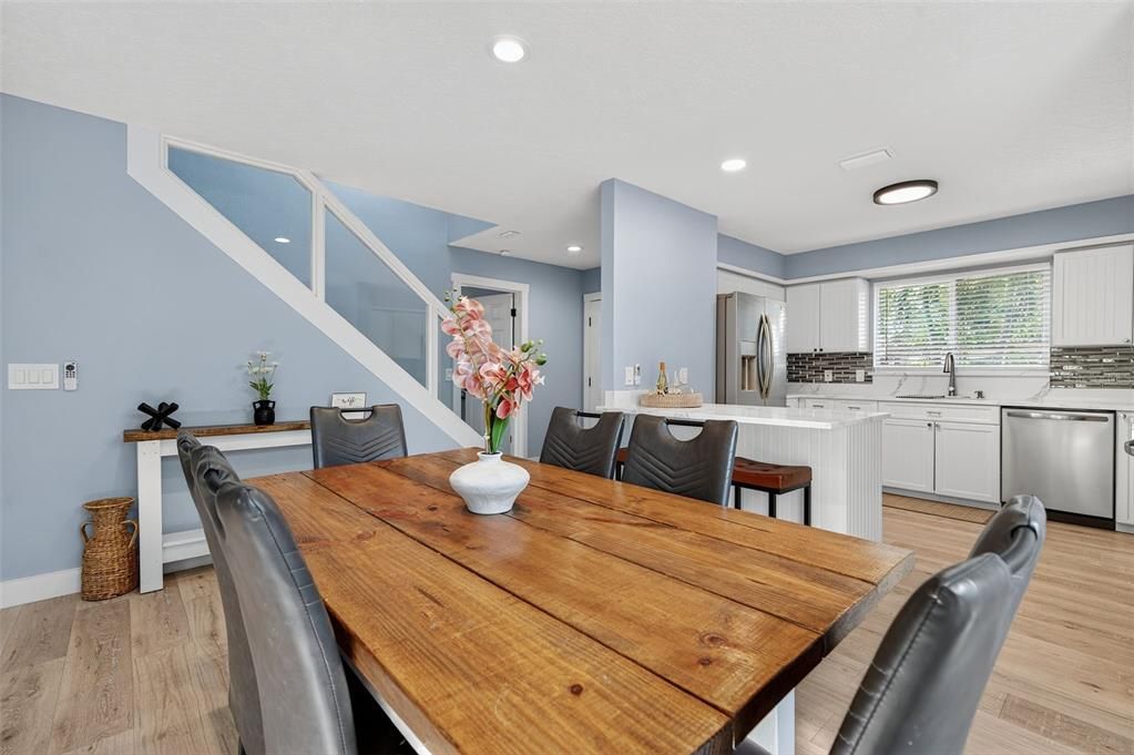 На продажу: $489,900 (3 спален, 2 ванн, 1425 Квадратных фут)