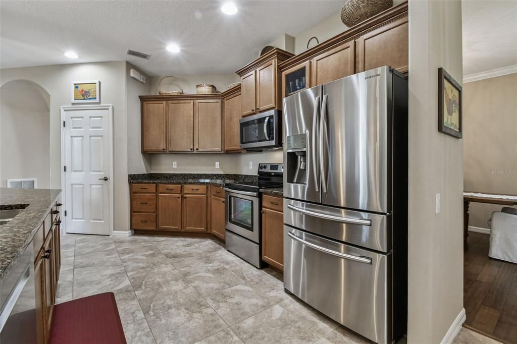 待售: $850,000 (5 贝兹, 3 浴室, 3509 平方英尺)