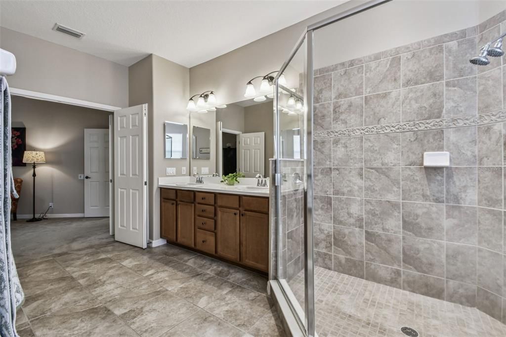 待售: $850,000 (5 贝兹, 3 浴室, 3509 平方英尺)