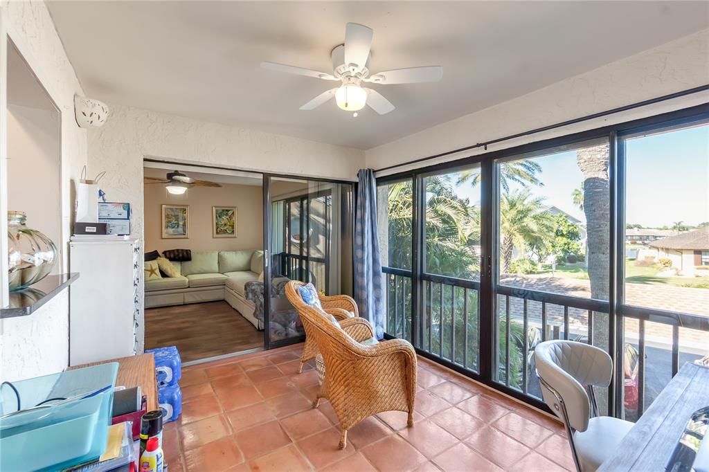 На продажу: $459,000 (2 спален, 2 ванн, 1761 Квадратных фут)