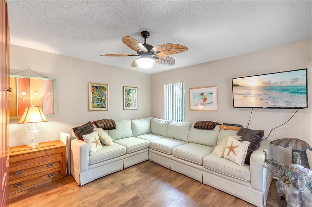 На продажу: $459,000 (2 спален, 2 ванн, 1761 Квадратных фут)