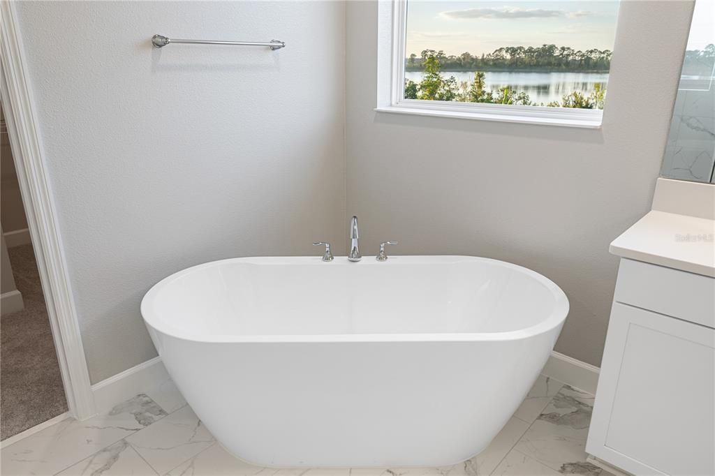 待售: $1,475,000 (6 贝兹, 4 浴室, 4676 平方英尺)