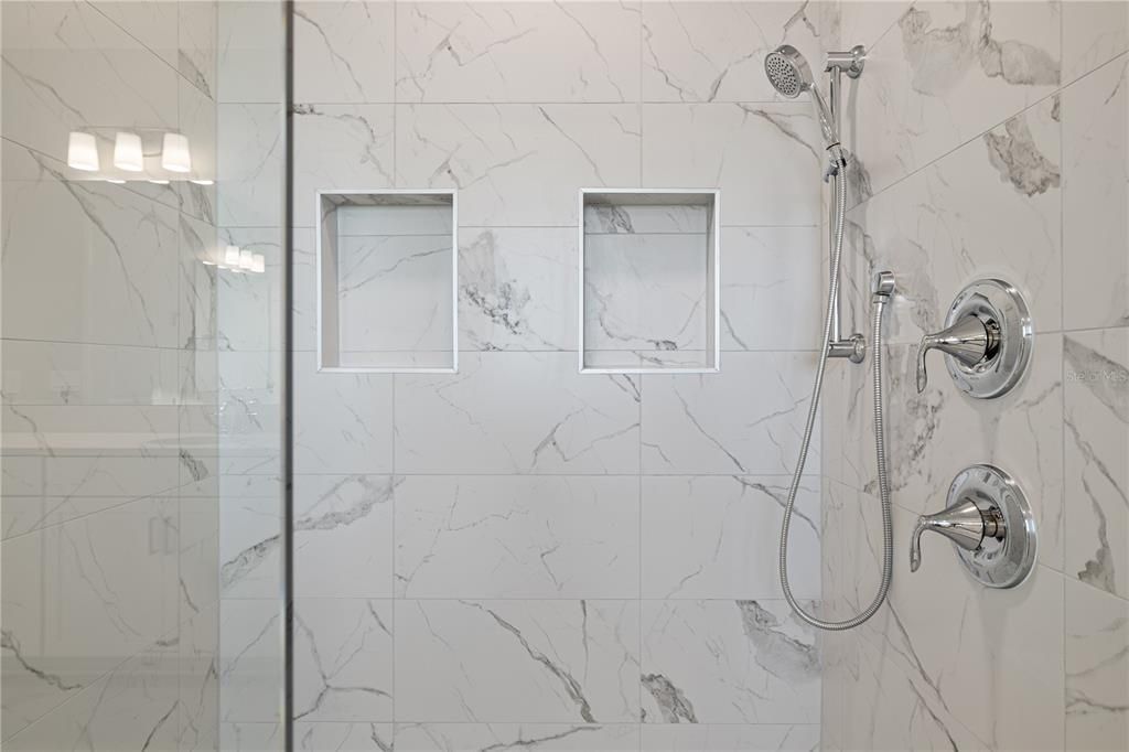 待售: $1,475,000 (6 贝兹, 4 浴室, 4676 平方英尺)