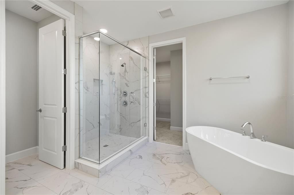 待售: $1,475,000 (6 贝兹, 4 浴室, 4676 平方英尺)