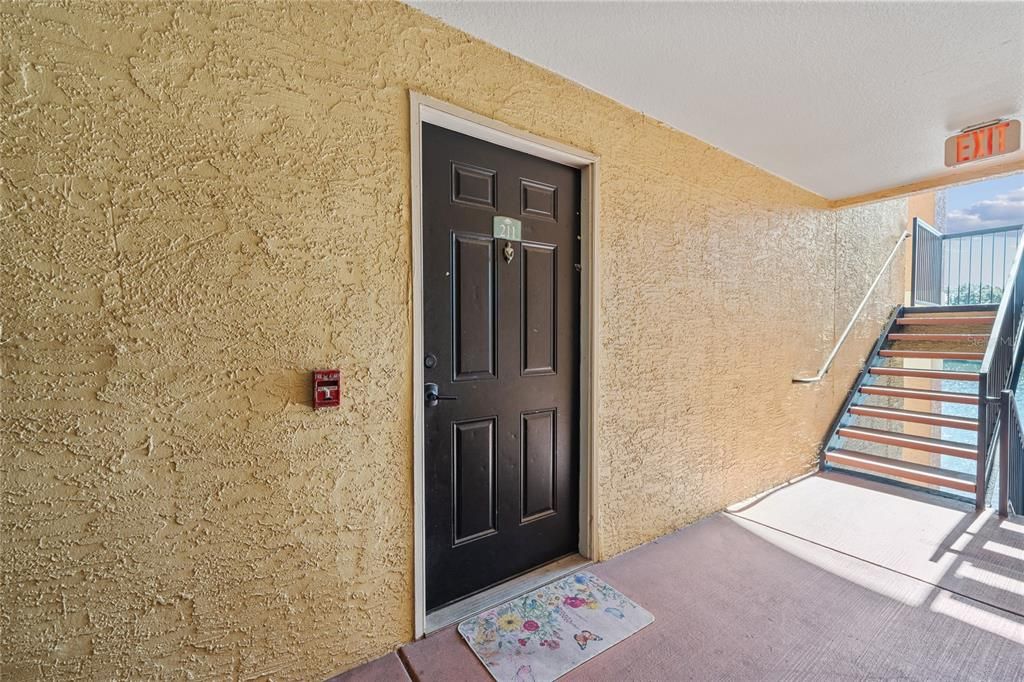 For Sale: $245,000 (2 beds, 2 baths, 975 Square Feet)