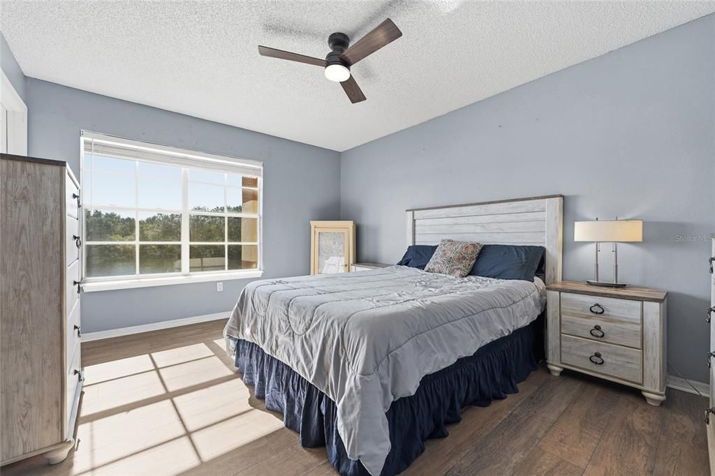 For Sale: $245,000 (2 beds, 2 baths, 975 Square Feet)