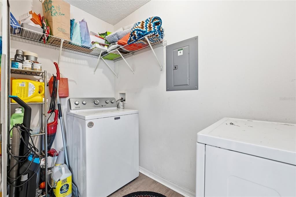 For Sale: $245,000 (2 beds, 2 baths, 975 Square Feet)