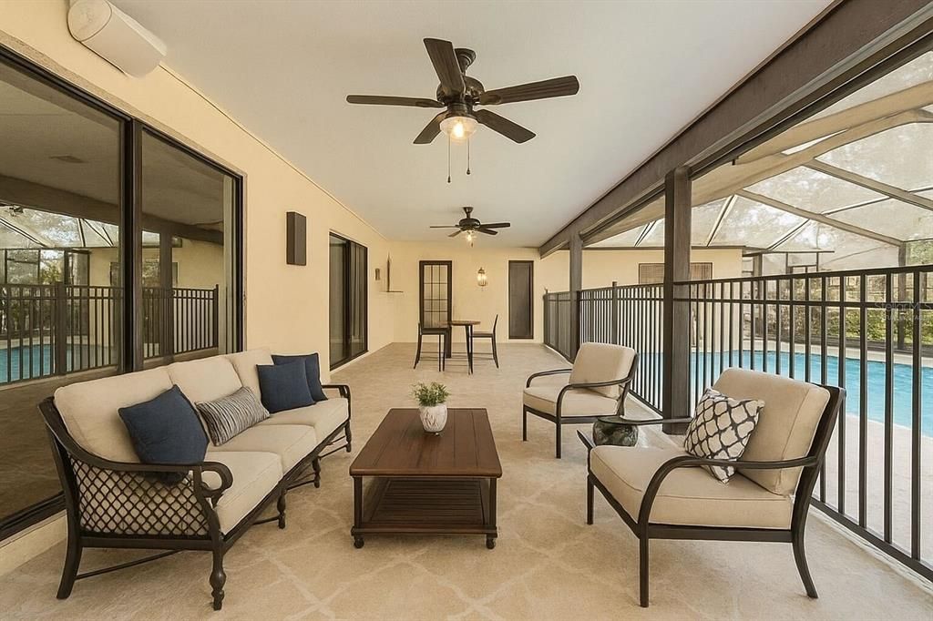 出租: $4,400 (4 贝兹, 2 浴室, 2406 平方英尺)