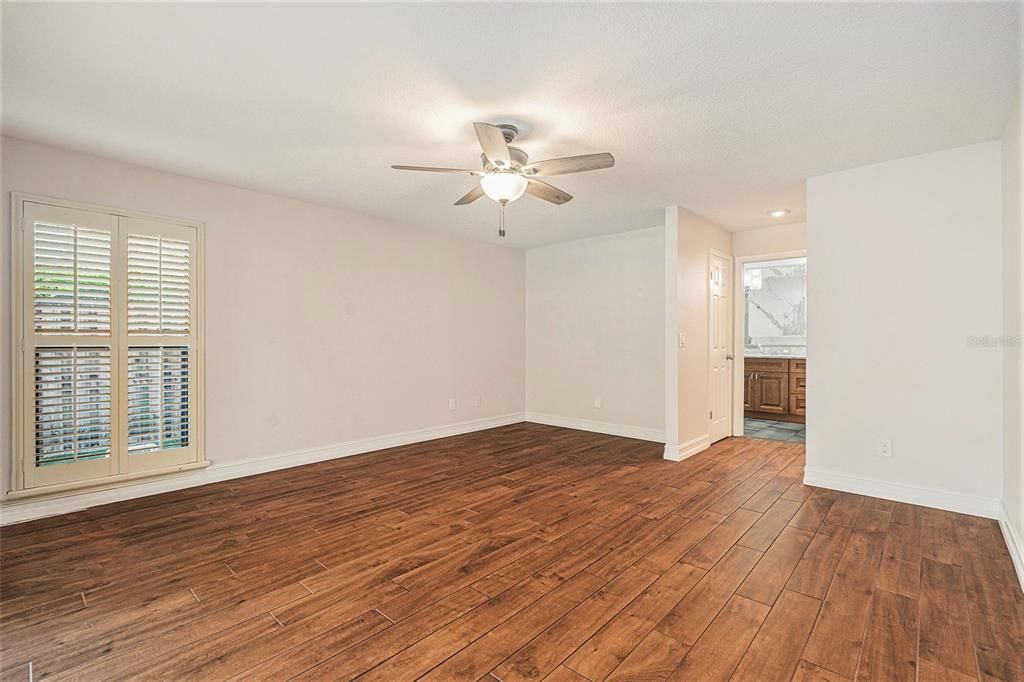 出租: $4,400 (4 贝兹, 2 浴室, 2406 平方英尺)