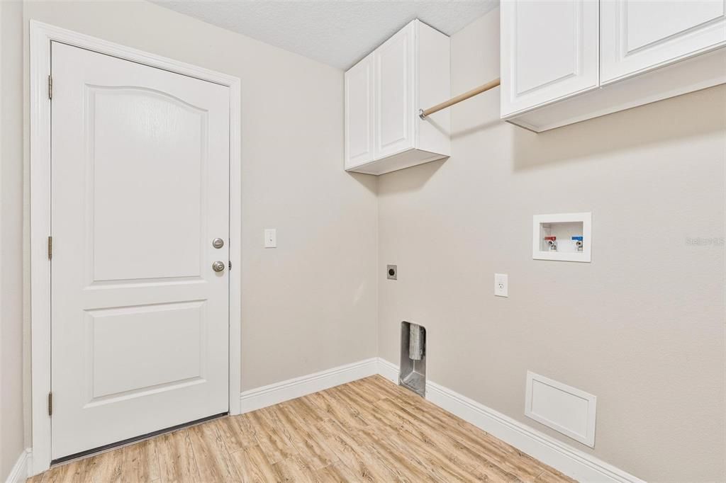 Active With Contract: $499,999 (4 beds, 3 baths, 2545 Square Feet)