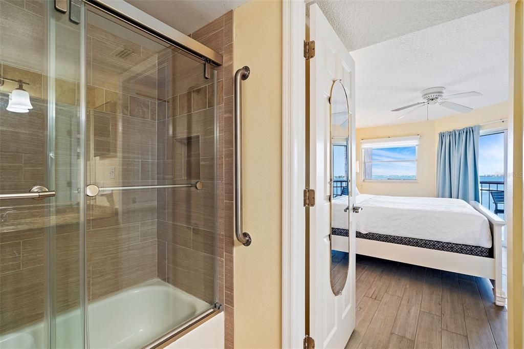 На продажу: $575,000 (2 спален, 2 ванн, 800 Квадратных фут)