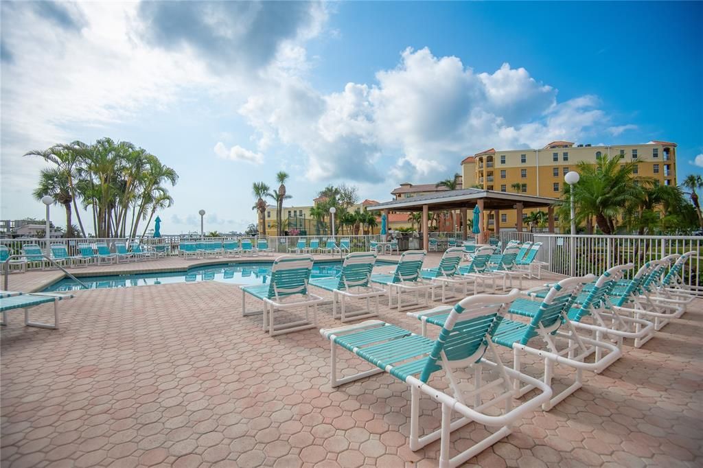 На продажу: $575,000 (2 спален, 2 ванн, 800 Квадратных фут)