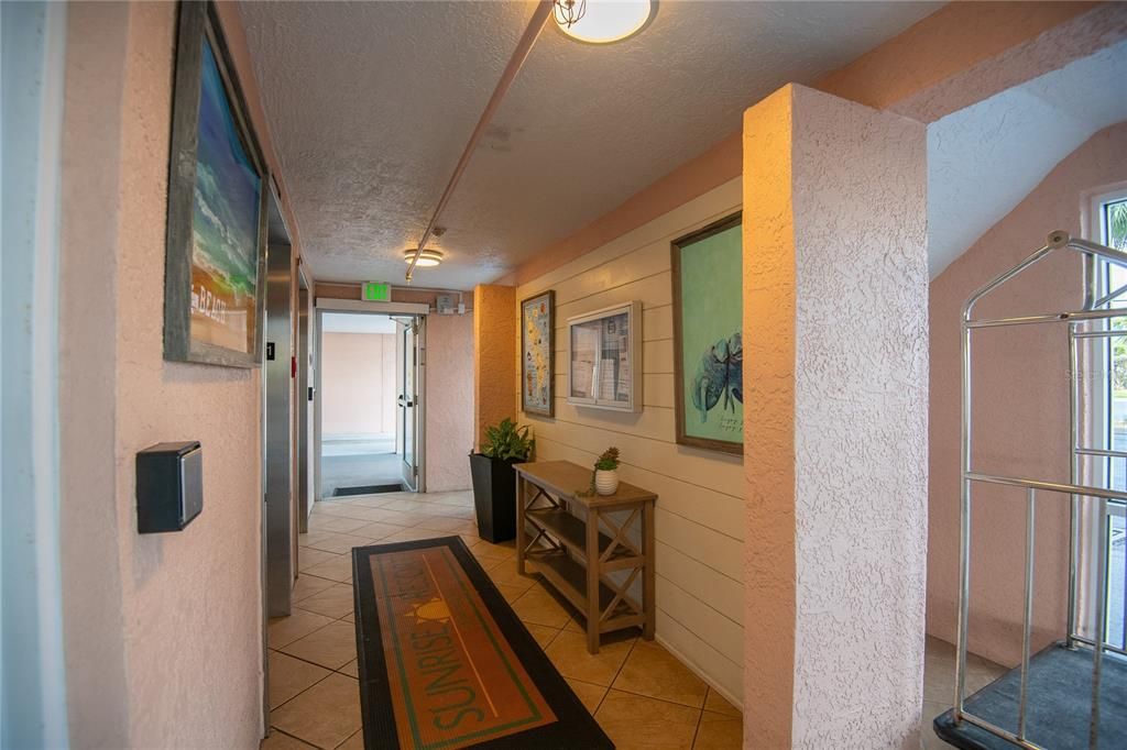 На продажу: $575,000 (2 спален, 2 ванн, 800 Квадратных фут)