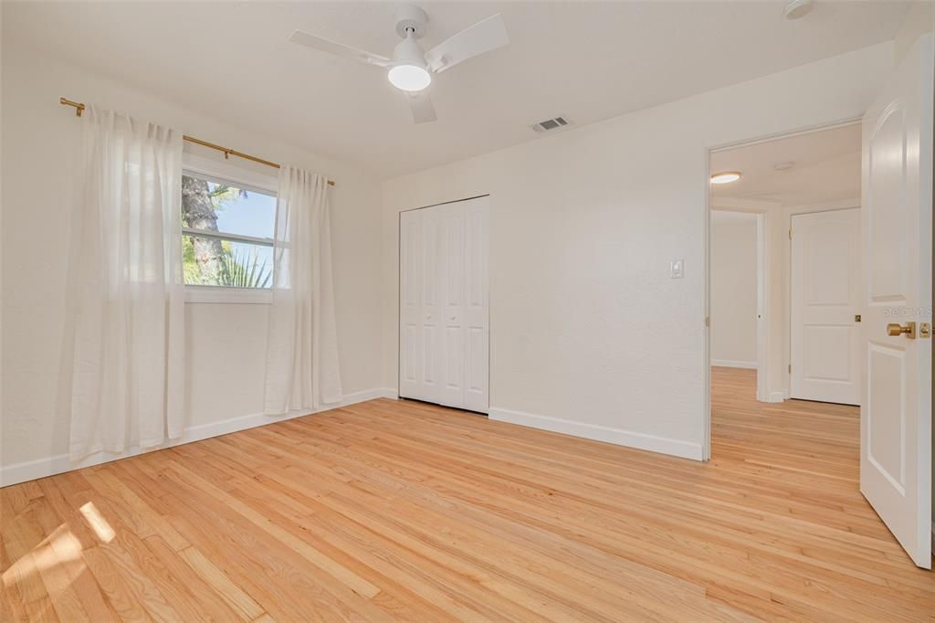 合同活跃: $515,000 (3 贝兹, 2 浴室, 1046 平方英尺)