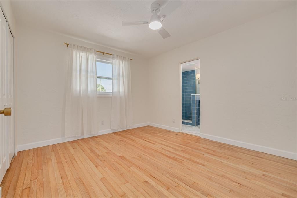 合同活跃: $515,000 (3 贝兹, 2 浴室, 1046 平方英尺)