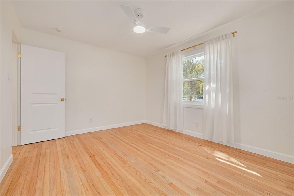 合同活跃: $515,000 (3 贝兹, 2 浴室, 1046 平方英尺)