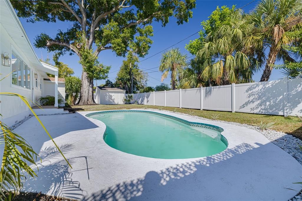 合同活跃: $515,000 (3 贝兹, 2 浴室, 1046 平方英尺)