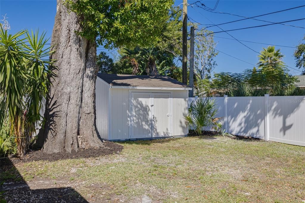 合同活跃: $515,000 (3 贝兹, 2 浴室, 1046 平方英尺)