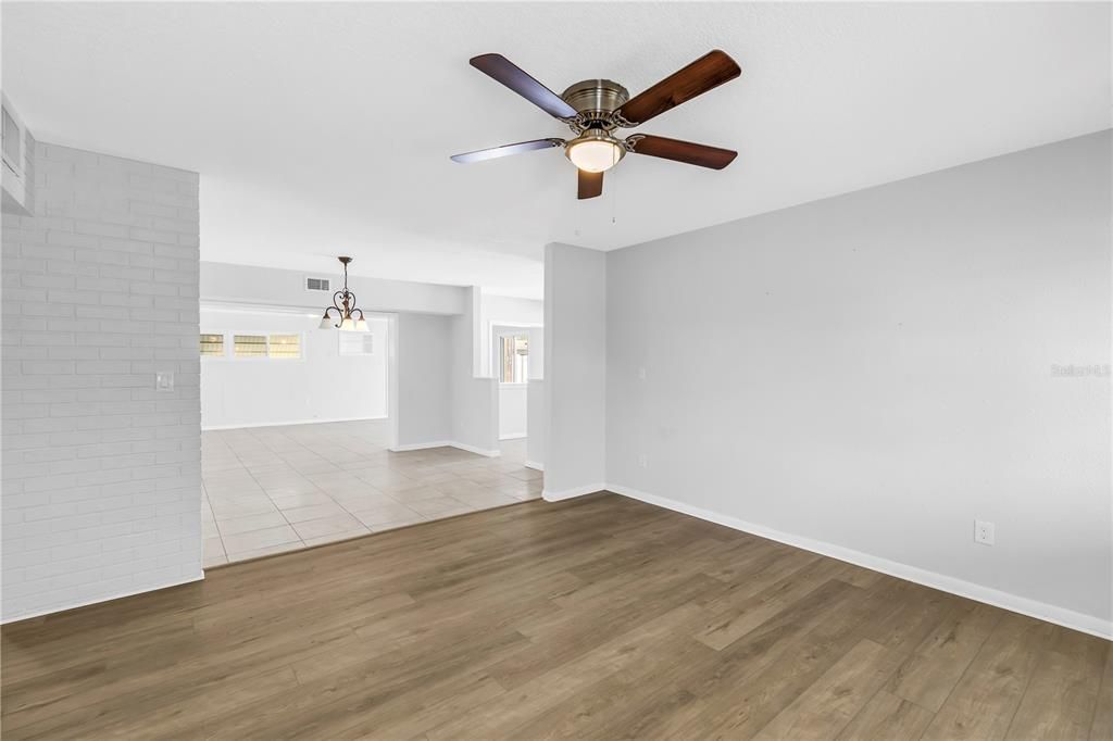 En Venta: $375,000 (3 camas, 2 baños, 1545 Pies cuadrados)