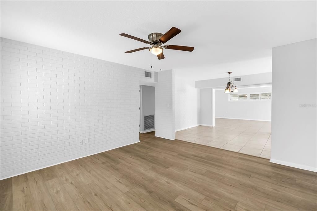 En Venta: $375,000 (3 camas, 2 baños, 1545 Pies cuadrados)