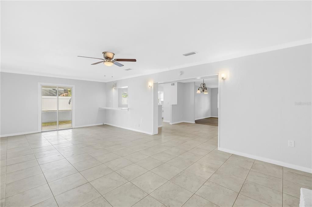 En Venta: $375,000 (3 camas, 2 baños, 1545 Pies cuadrados)