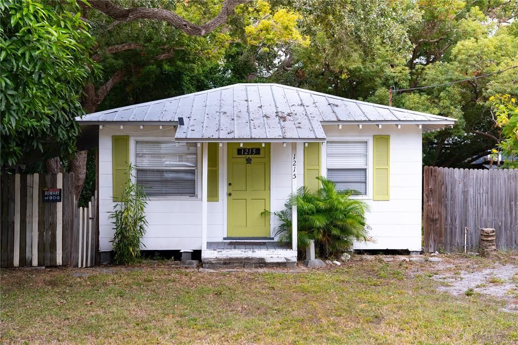 En Venta: $400,000 (0.23 acres)