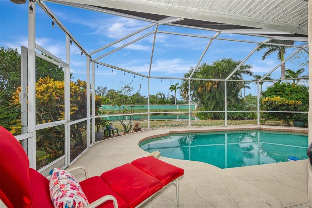 Active With Contract: $479,500 (3 beds, 2 baths, 1750 Square Feet)