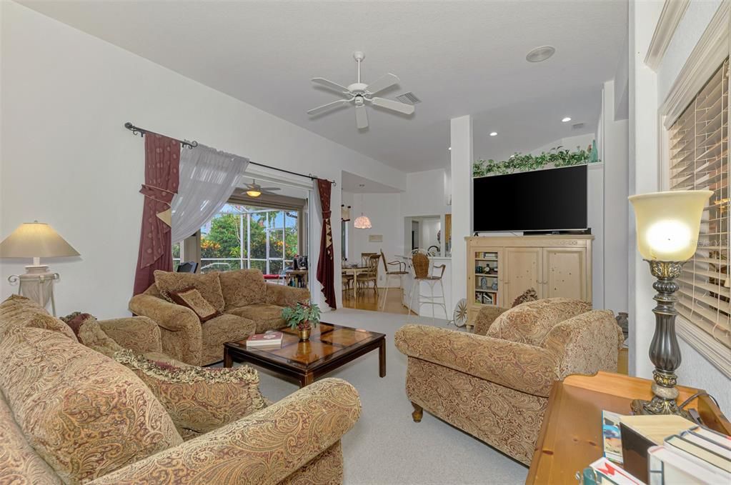 Active With Contract: $479,500 (3 beds, 2 baths, 1750 Square Feet)