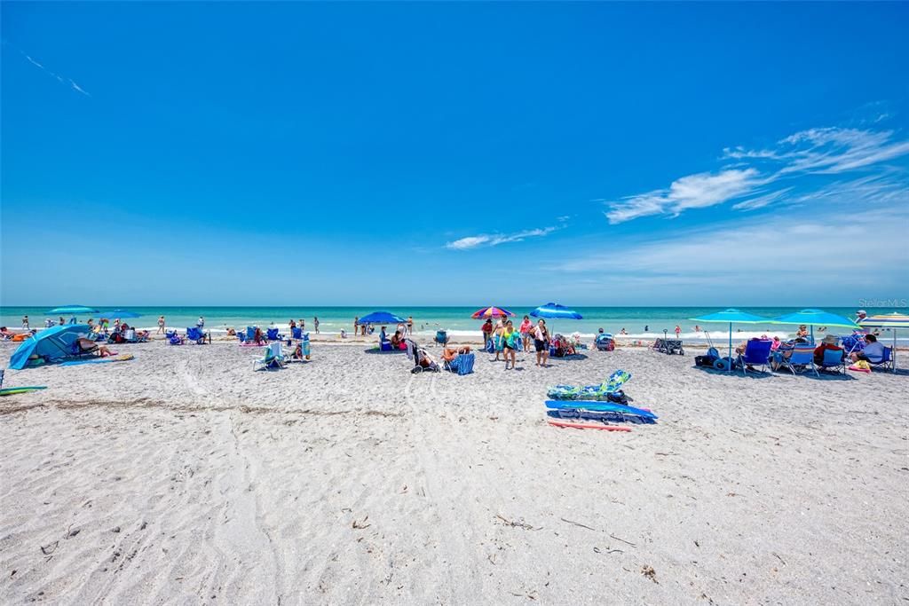 Active With Contract: $479,500 (3 beds, 2 baths, 1750 Square Feet)