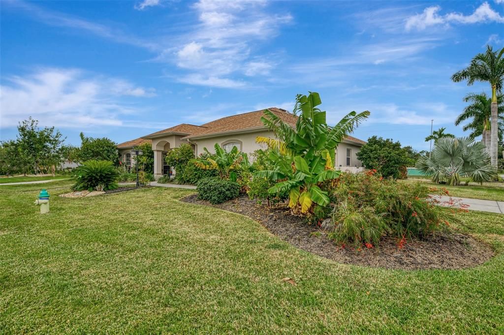 Active With Contract: $479,500 (3 beds, 2 baths, 1750 Square Feet)