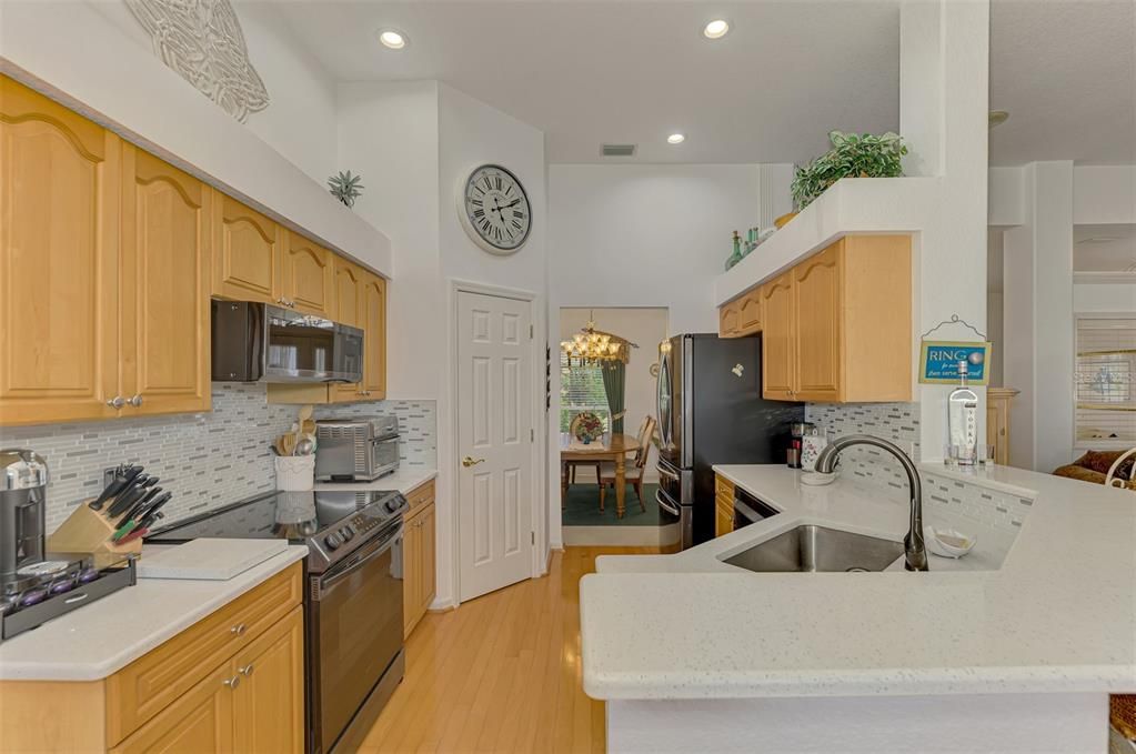 Active With Contract: $479,500 (3 beds, 2 baths, 1750 Square Feet)