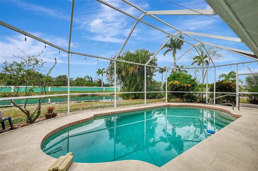 Active With Contract: $479,500 (3 beds, 2 baths, 1750 Square Feet)