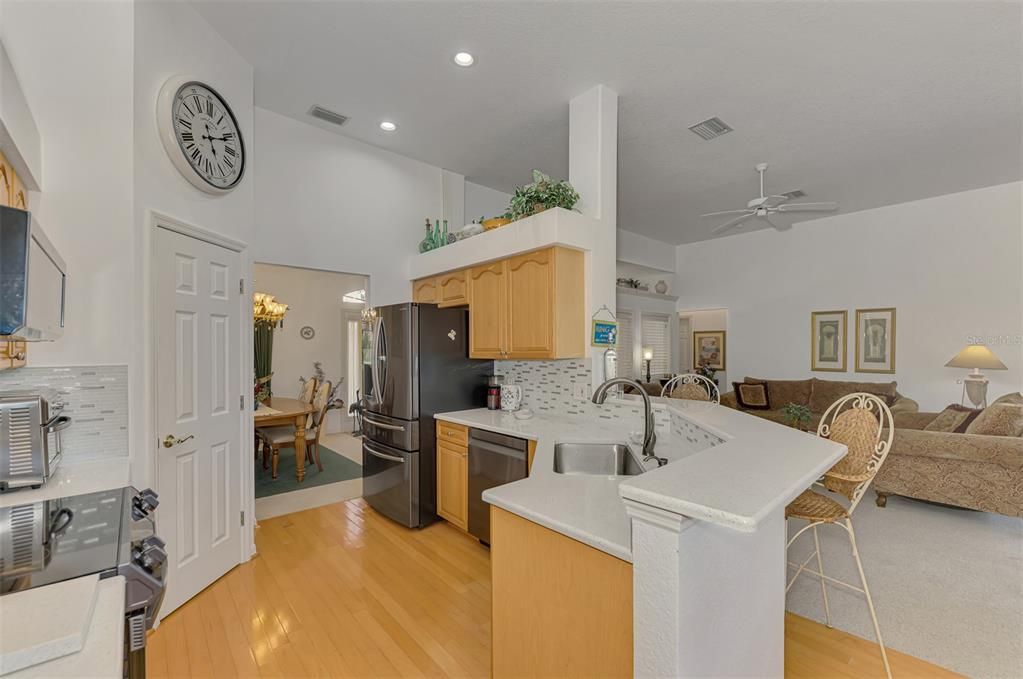 Active With Contract: $479,500 (3 beds, 2 baths, 1750 Square Feet)