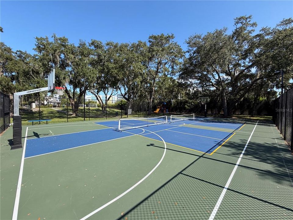 For Sale: $1,399,000 (5 beds, 4 baths, 4377 Square Feet)