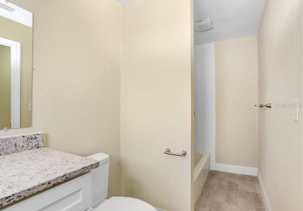 На продажу: $279,000 (3 спален, 1 ванн, 1100 Квадратных фут)