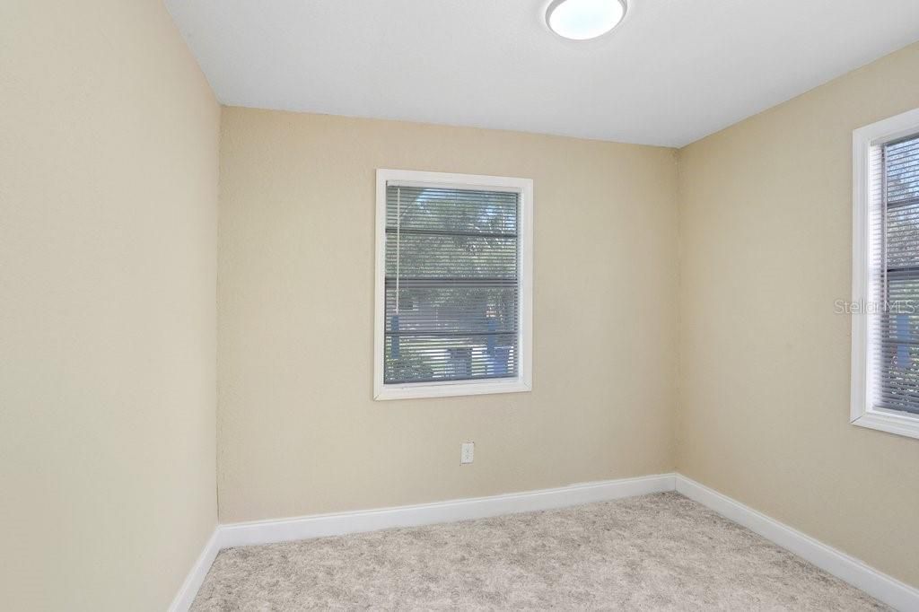 На продажу: $279,000 (3 спален, 1 ванн, 1100 Квадратных фут)