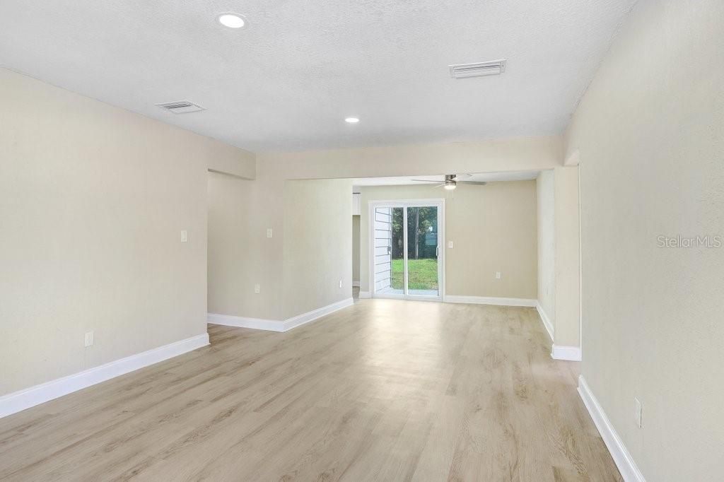 На продажу: $279,000 (3 спален, 1 ванн, 1100 Квадратных фут)