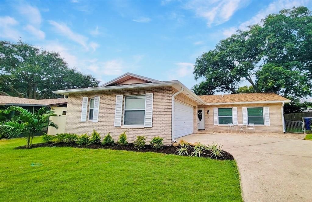 For Rent: $3,500 (3 beds, 2 baths, 1287 Square Feet)