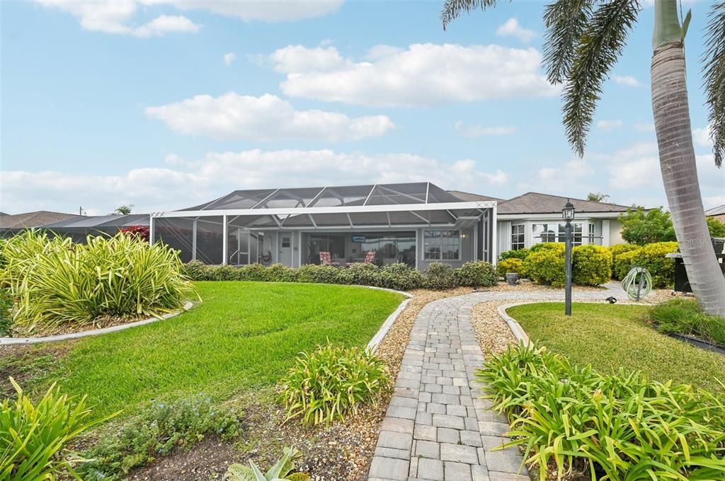 Под контрактом: $497,500 (3 спален, 2 ванн, 2328 Квадратных фут)