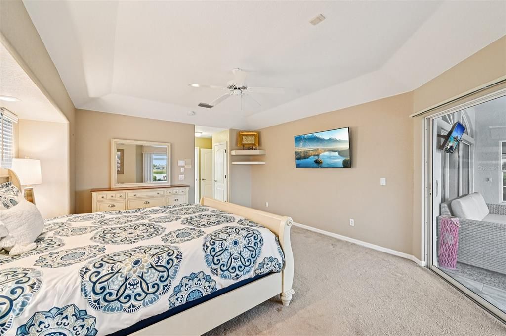 Под контрактом: $497,500 (3 спален, 2 ванн, 2328 Квадратных фут)