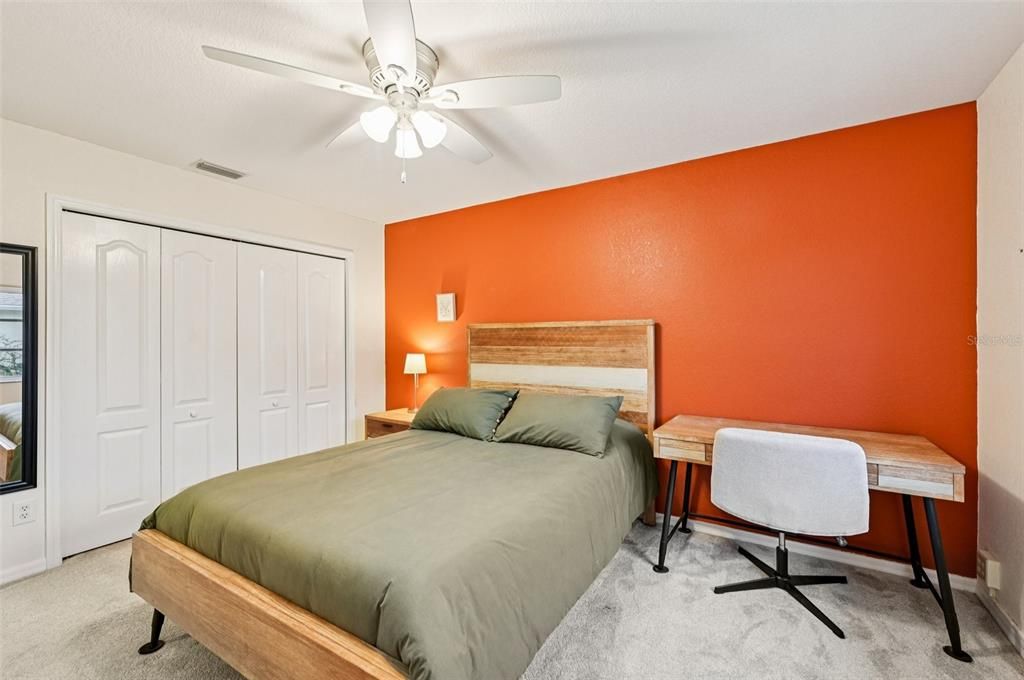 Под контрактом: $497,500 (3 спален, 2 ванн, 2328 Квадратных фут)