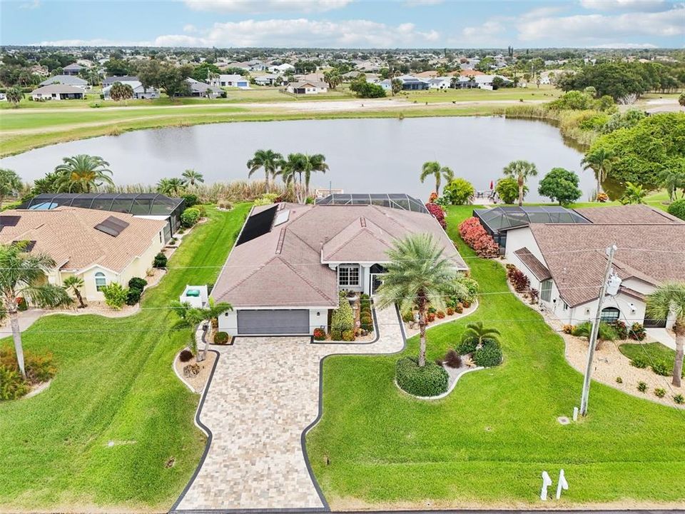 Под контрактом: $497,500 (3 спален, 2 ванн, 2328 Квадратных фут)