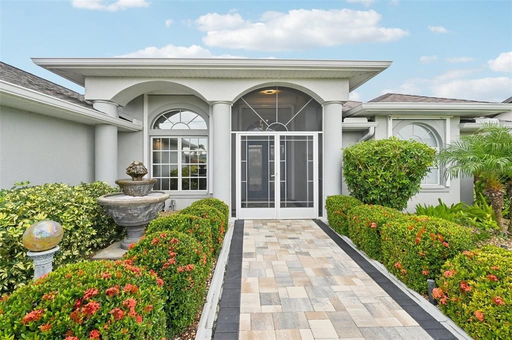 Под контрактом: $497,500 (3 спален, 2 ванн, 2328 Квадратных фут)