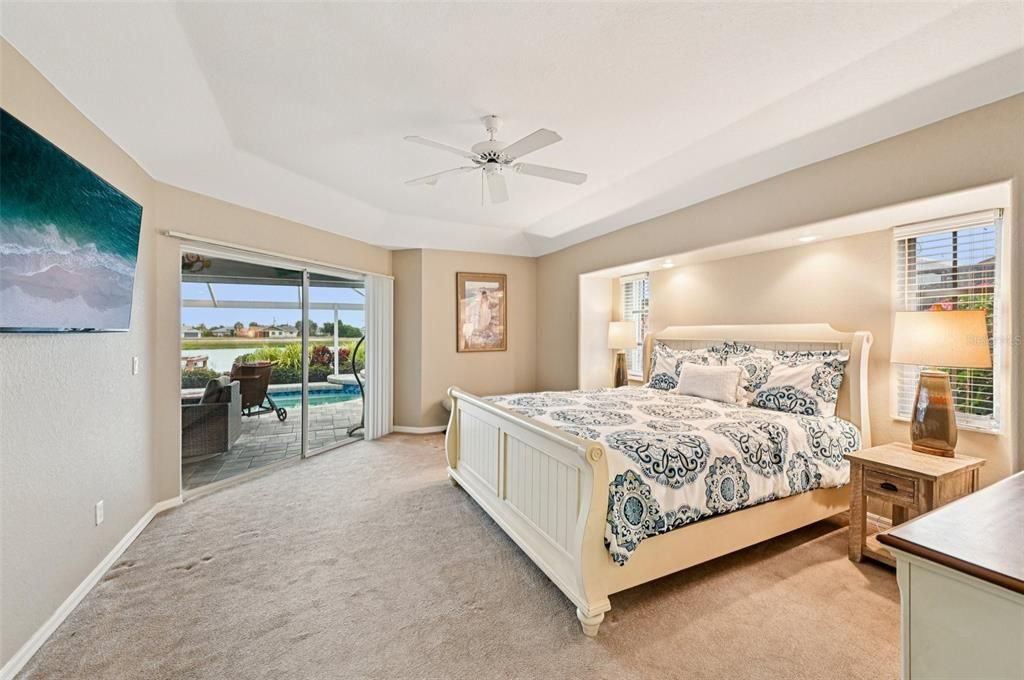 Под контрактом: $497,500 (3 спален, 2 ванн, 2328 Квадратных фут)