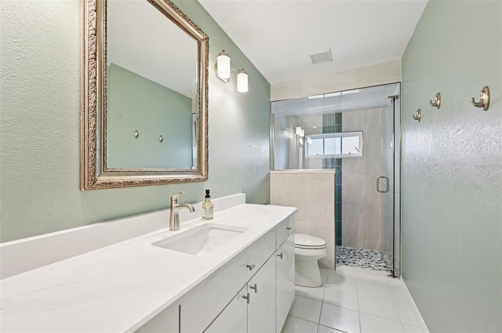 Под контрактом: $497,500 (3 спален, 2 ванн, 2328 Квадратных фут)