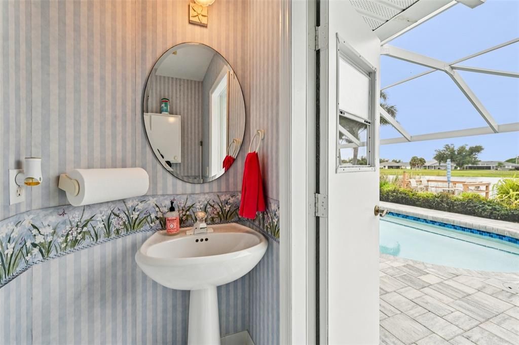 Под контрактом: $497,500 (3 спален, 2 ванн, 2328 Квадратных фут)